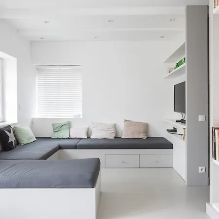 Ile De Re - 9 People - By Foot - Pool *