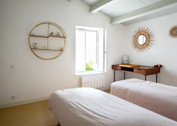 Ile De Re - 9 People - By Foot - Pool * Saint-Clément-des-Baleines