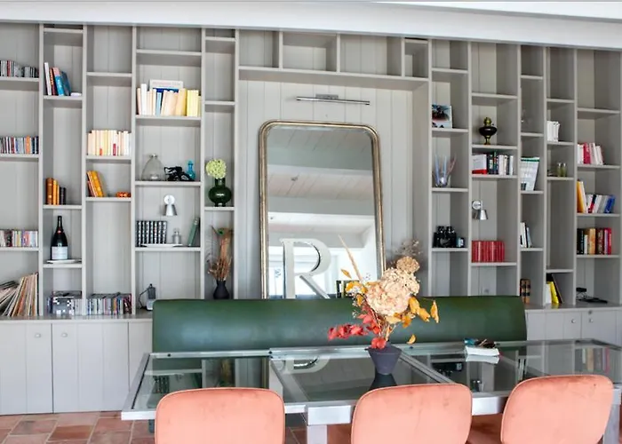 Ile De Re - 9 People - By Foot - Pool