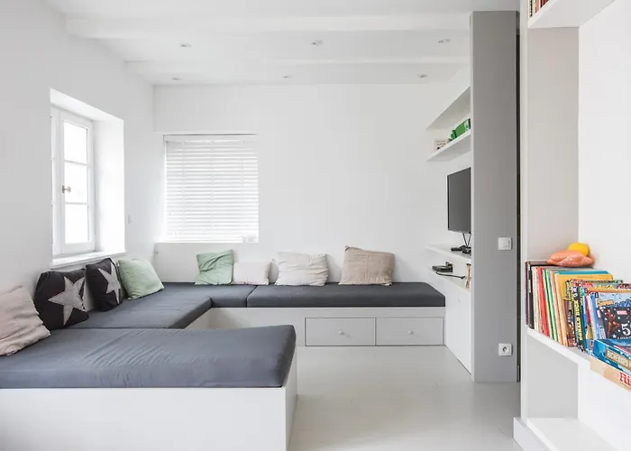 Ile De Re - 9 People - By Foot - Pool *